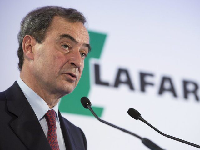 Lafarge exclut de renégocier les termes de la fusion avec Holcim