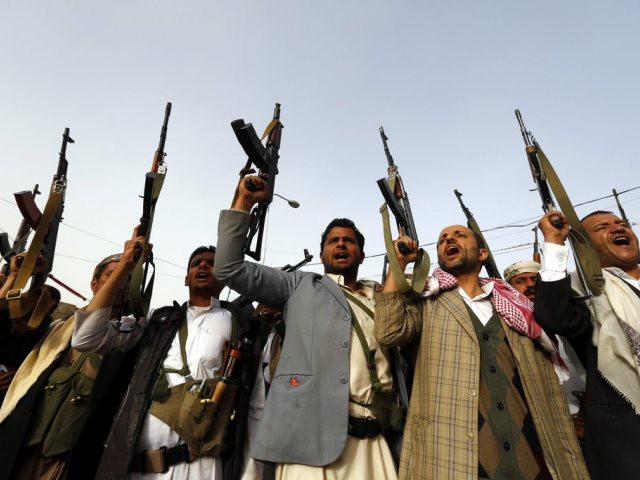 Les rebelles avancent à Aden mais se disent prêts à négocier