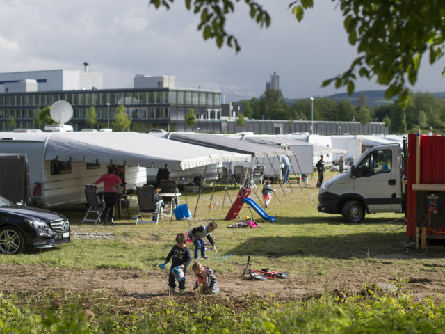 Des ONG veulent que les Roms soient reconnus en Suisse
