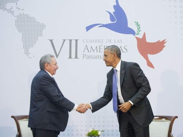 A Panama, Obama et Castro tournent la page de la guerre froide