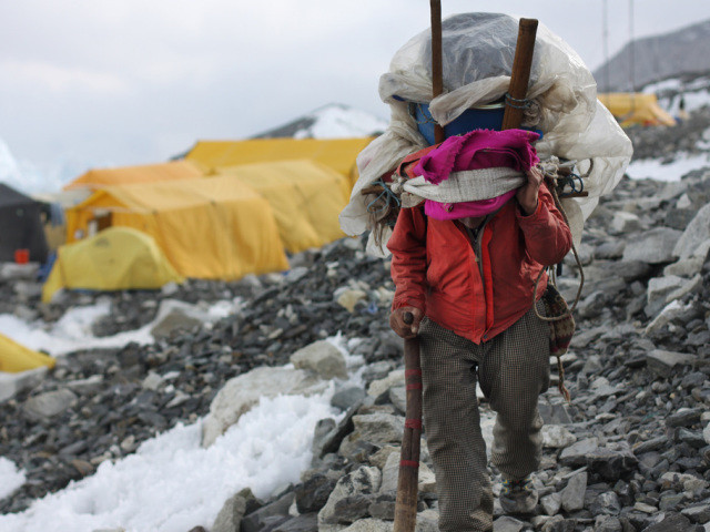 Hommage aux victimes de l'accident le plus meurtrier de l'Everest