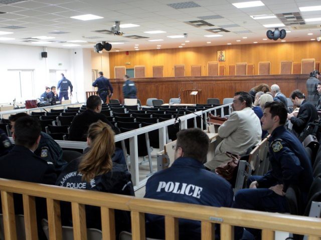 Le procès de membres d'Aube dorée interrompu pour deux semaines
