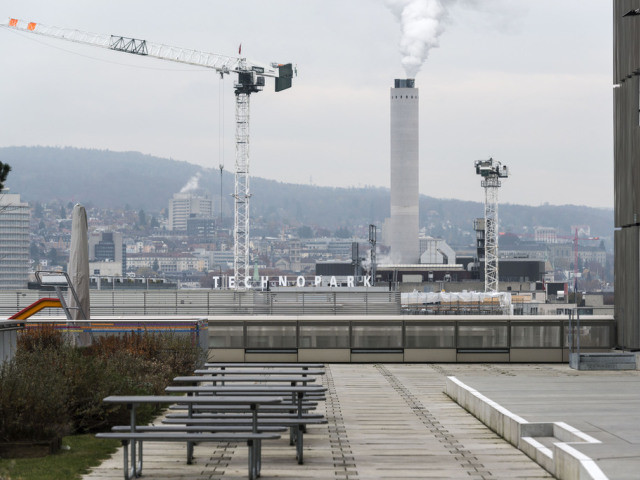 Franc fort: une entreprise suisse sur trois pense à délocaliser