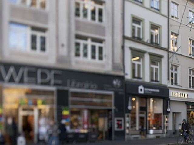 Valise suspecte découverte sur la place du théâtre à Bâle