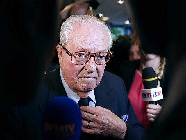 Jean-Marie Le Pen aurait déposé 2,2 millions d'euros en Suisse