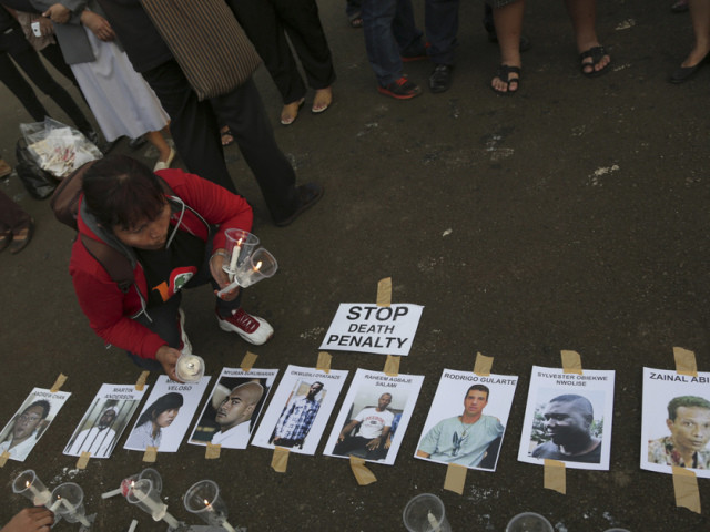 Jakarta défend les exécutions de condamnés, morts en chantant