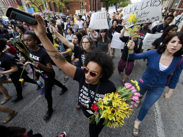 Violences policières: des milliers de manifestants à Baltimore