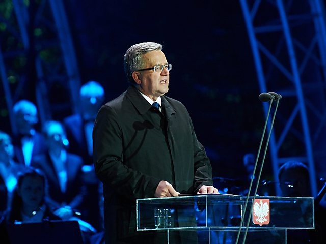 Premier tour de l'élection: le président sortant Komorowski favori