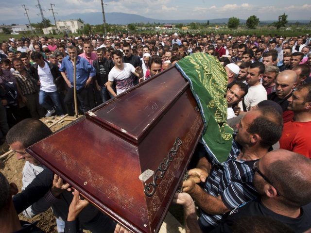 Des heurts font 22 morts dans une ville macédonienne près du Kosovo
