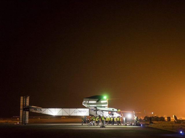 Solar Impulse reporte à nouveau son vol sur le Pacifique