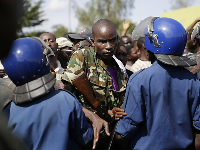 Un manifestant tué à Bujumbura à la veille d'un sommet régional