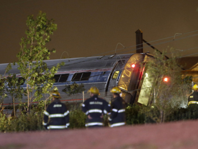 Au moins cinq morts dans le déraillement d'un train à Philadelphie