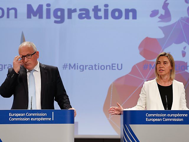 Bruxelles propose de répartir 20'000 migrants dans l'UE