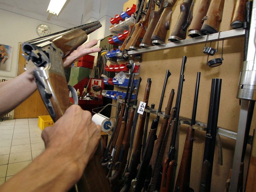 La police soleuroise récupère des dizaines de fusils et des sabres