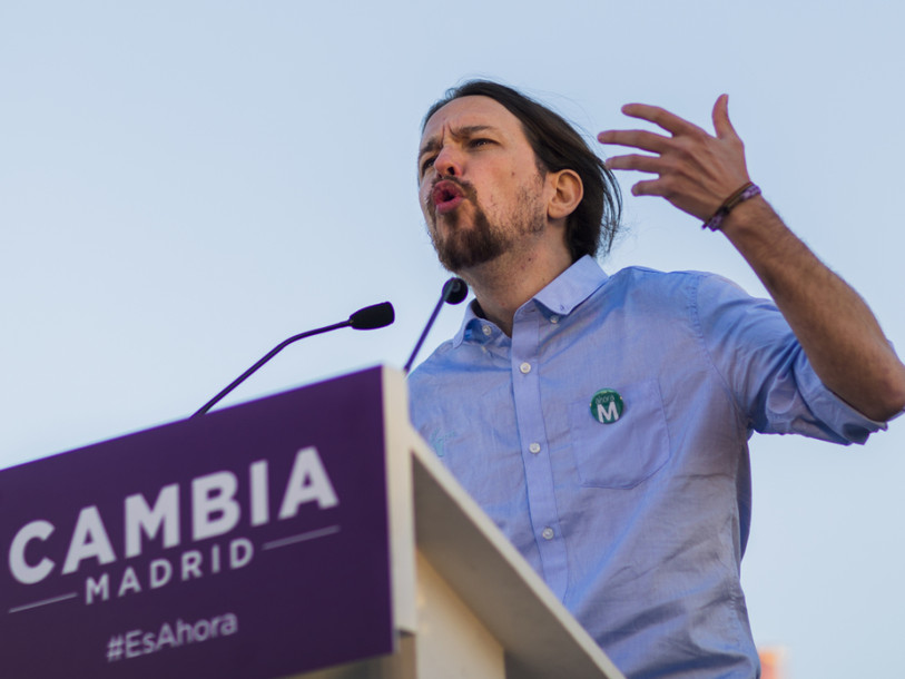 Elections en Espagne: Podemos donné vainqueur à Madrid et Barcelone