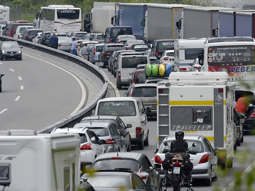 Les automobilistes ont à nouveau dû ronger leur frein au retour