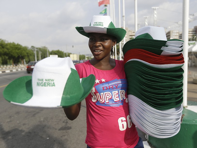 Passation au Nigeria à la veille de l'investiture de M. Buhari