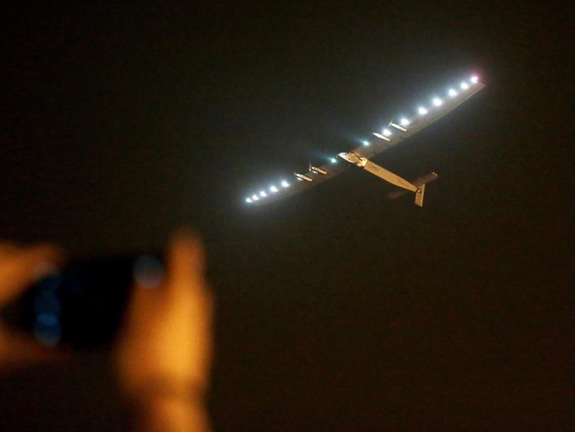 Solar Impulse a réussi première nuit de vol sur le Pacifique