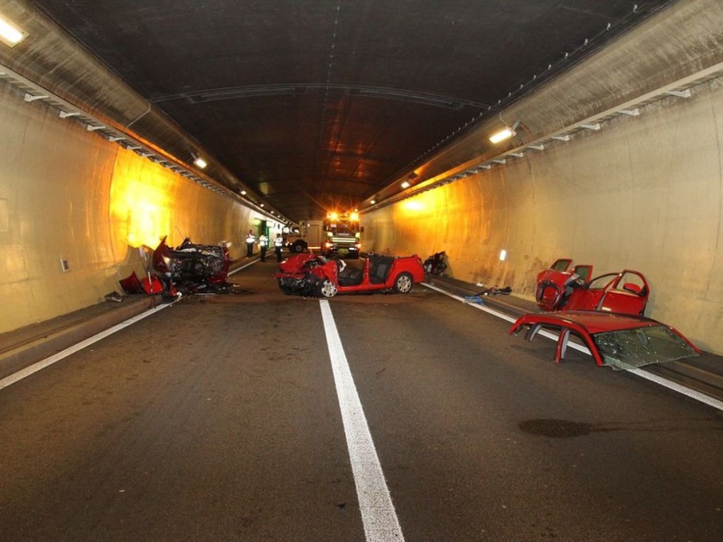 Une morte et quatre blessés dans le tunnel du Mont-Terri (JU)