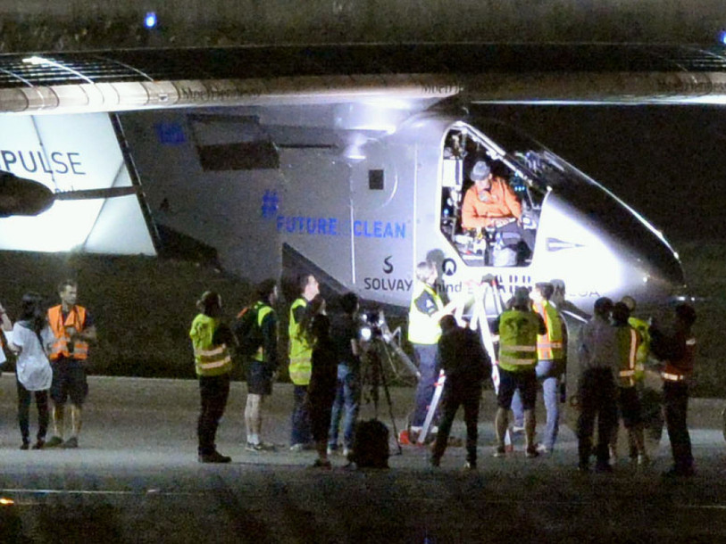 Solar Impulse à l'abri au Japon en attendant un ciel clément