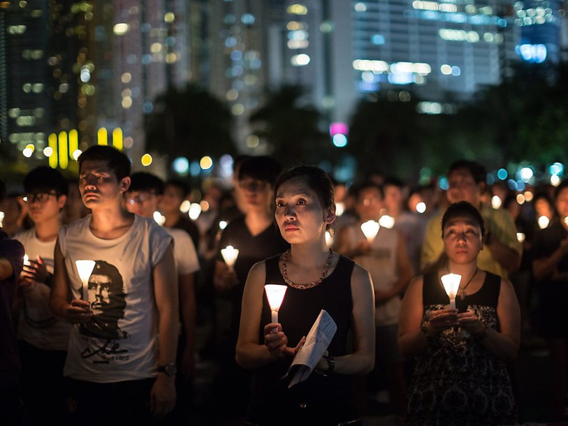 Une marée de chandelles à Hong Kong pour commémorer Tiananmen