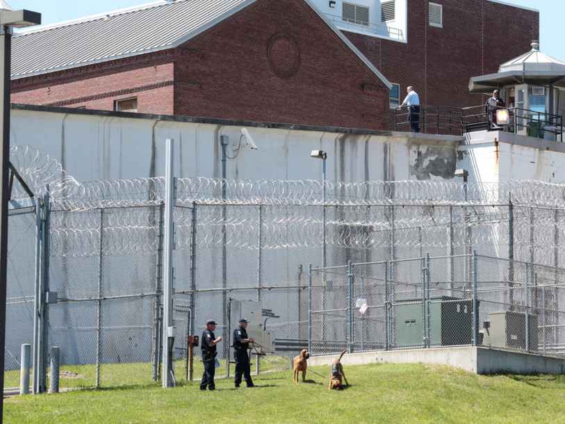 Deux détenus s'évadent d'une prison de haute sécurité à New York