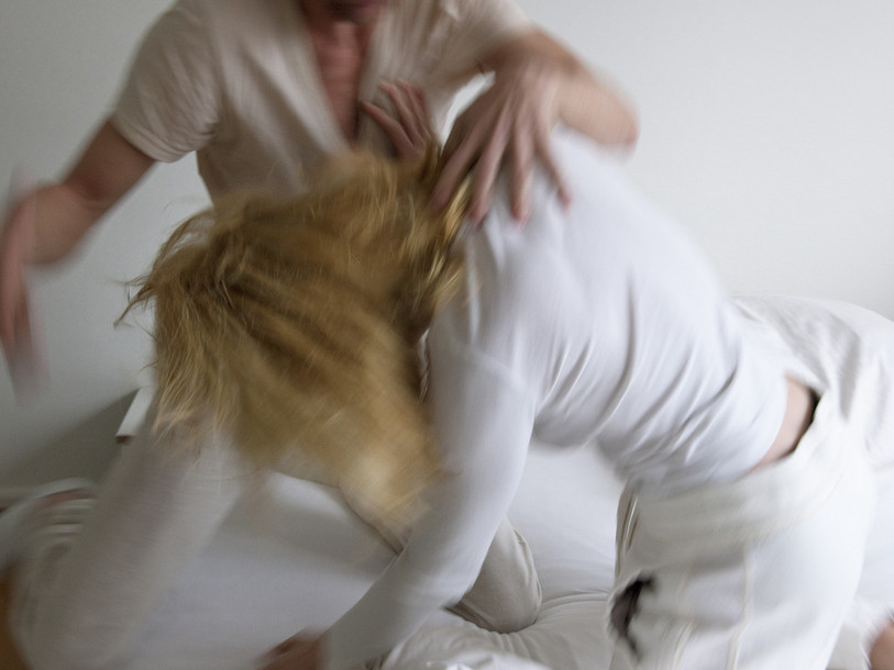 FR: le mari qui a égorgé son épouse veut une réduction de peine