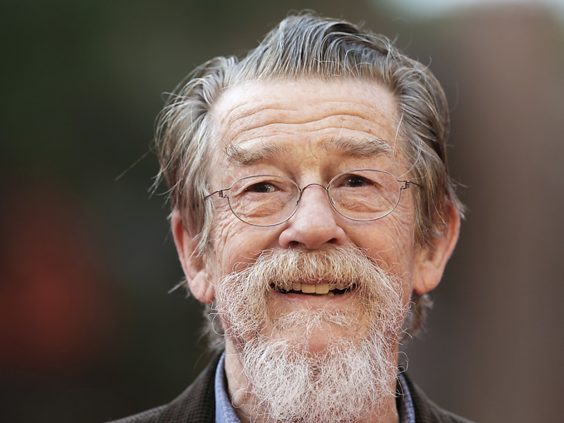 Atteint d'un cancer, l'acteur John Hurt se montre combatif