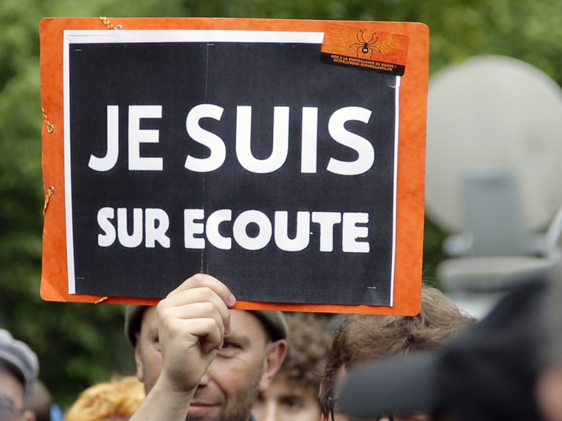 Le Parlement français adopte la loi sur le renseignement