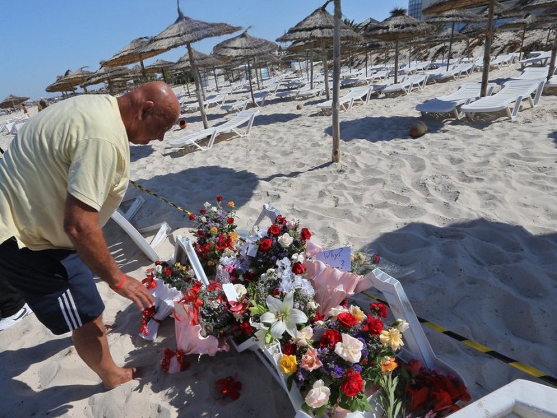 Des milliers de touristes fuient la Tunisie suite au carnage