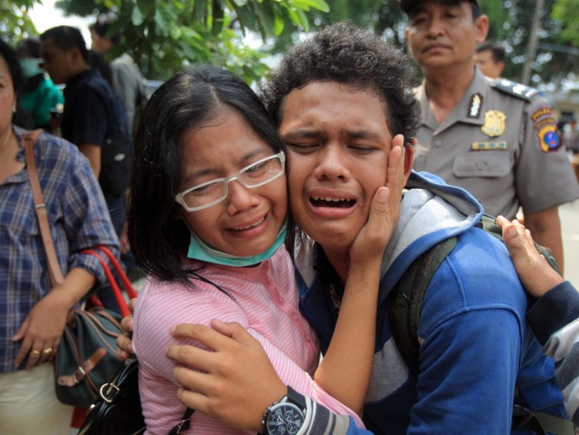 Crash d'un avion militaire à Sumatra: le bilan monte à 142 morts