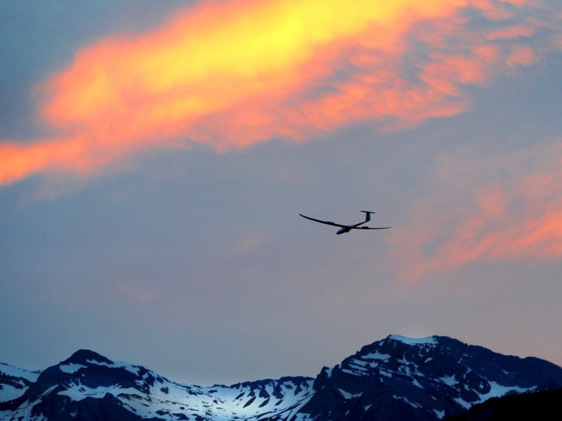 Un mort dans l'accident d'un planeur dans les Grisons