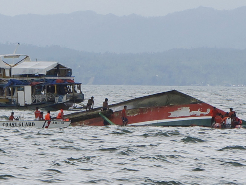 Au moins 38 tués dans le naufrage d'un ferry aux Philippines