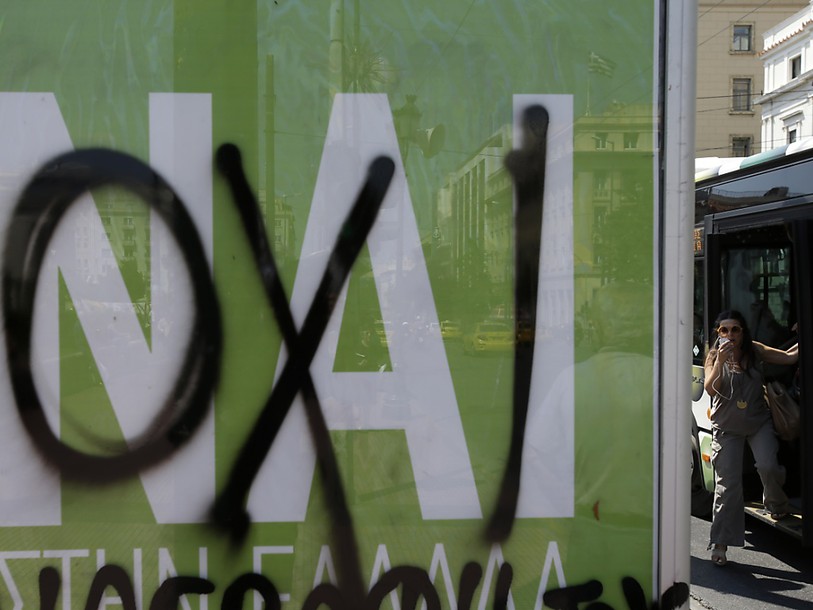 Les deux camps manifestent alors que le oui monte