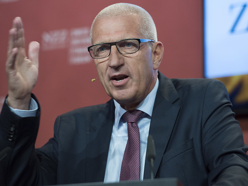 Franc fort: le patron de Raiffeisen critique une certaine passivité