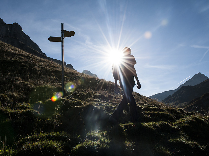 Près d'une personne sur deux pratique la marche en Suisse