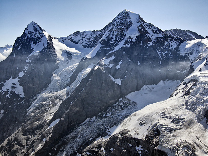Un hélicoptère chute dans l'Oberland bernois