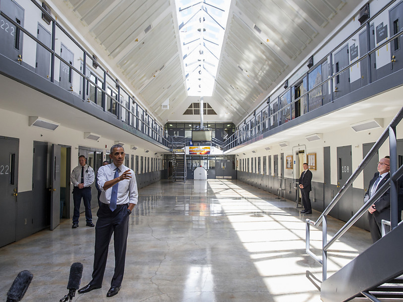 Obama est le premier président à visiter une prison américaine