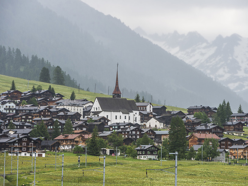 Un petit avion s'est écrasé sur l'aérodrome de Münster en Valais