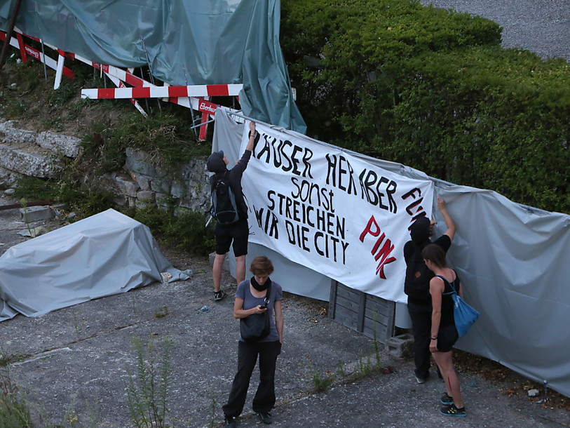 Deuxième soirée de fête pacifique, selon la police