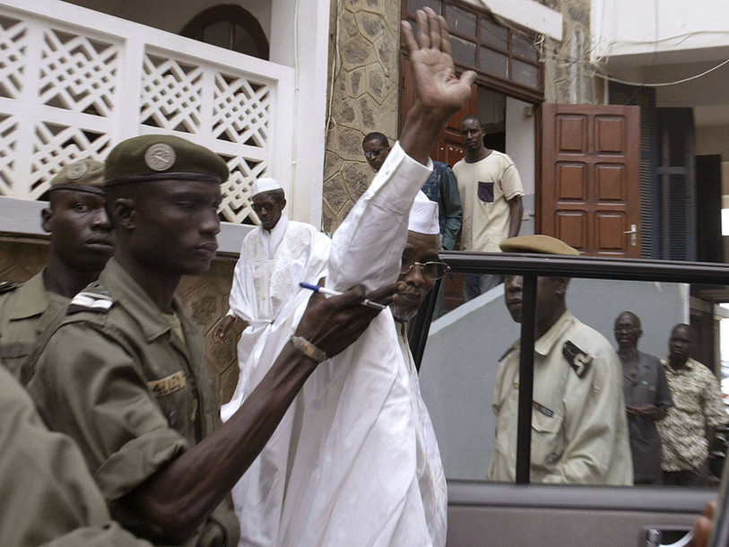 Hissène Habré contraint de comparaître à Dakar