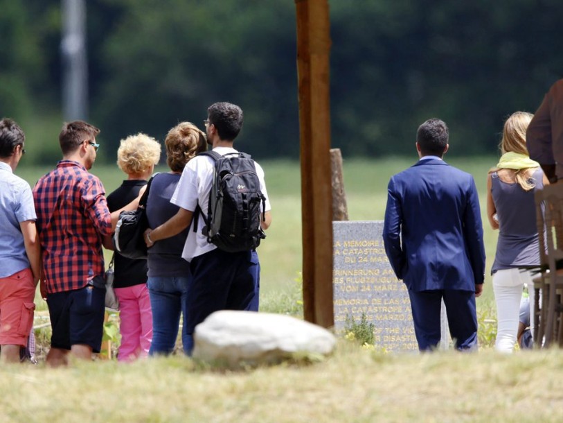 Cérémonie quatre mois après le crash de Germanwings