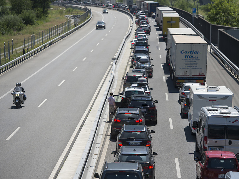 Les bouchons sur l'axe du Gothard se résorbent
