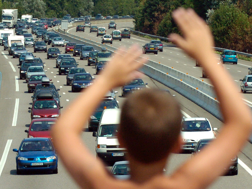 Routes engorgées par le trafic des vacanciers ce samedi en France