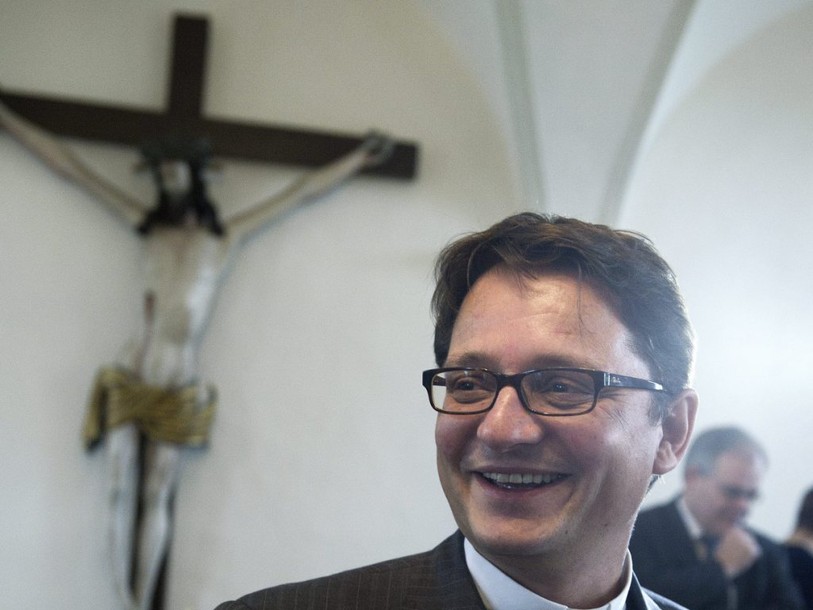 L'évêque de Bâle Felix Gmür critique les discussions sur l'asile