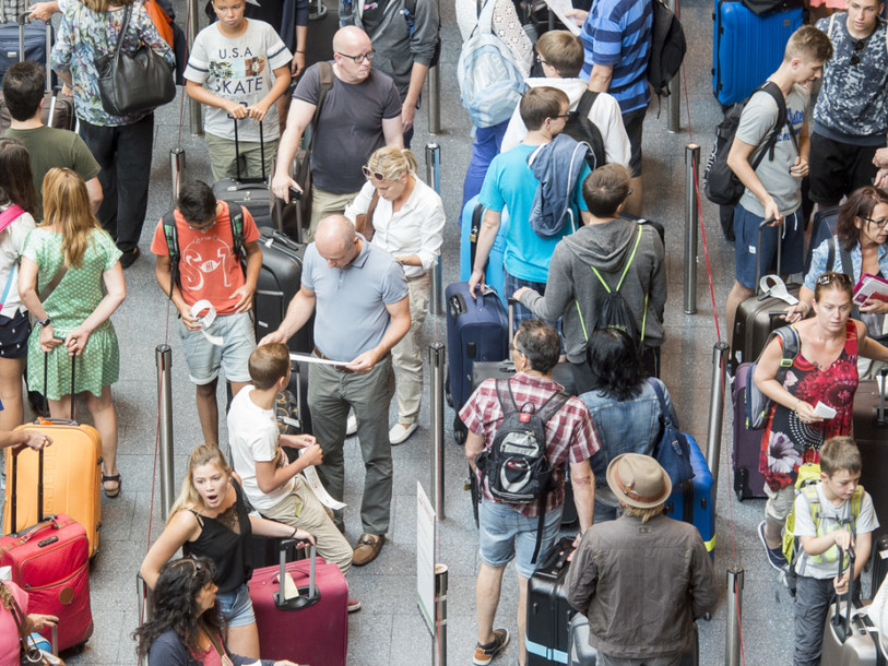 Week-end chargé pour les aéroports et bouchons au Gothard