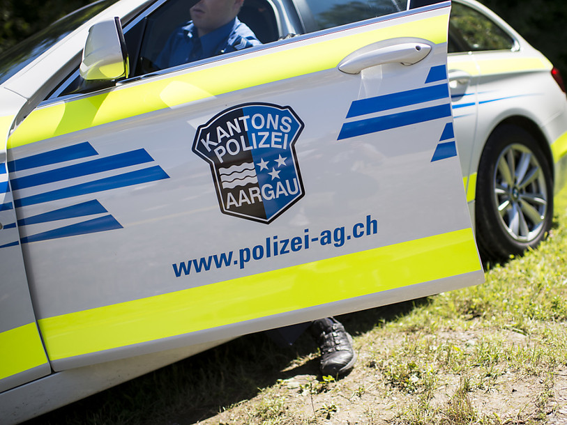 Garde retirée: une mère emmène ses filles aux Philippines