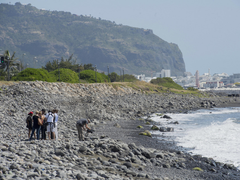 Chasse aux restes du vol MH370 dans la confusion à la Réunion