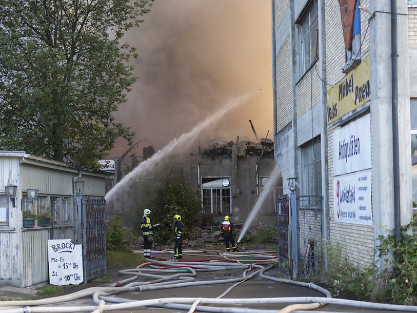 Une ancienne usine dévorée par les flammes à Horn (TG)