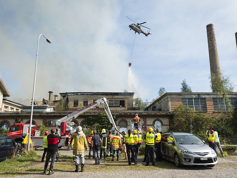 Une ancienne usine détruite par les flammes à Horn (TG)